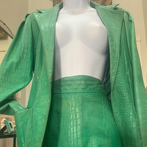 Croc-Embrossed Lambskin Pencil Skirt and Jacket - Picture 6 of 16